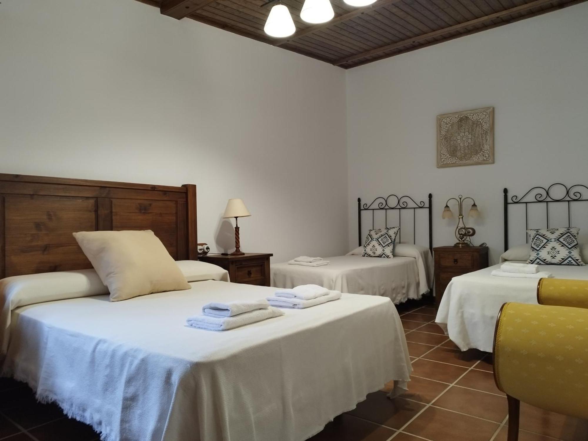 Vivienda Rural Los Madronos Malcocinado  エクステリア 写真